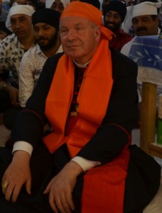 Kardinal Schönborn im Sektentempel